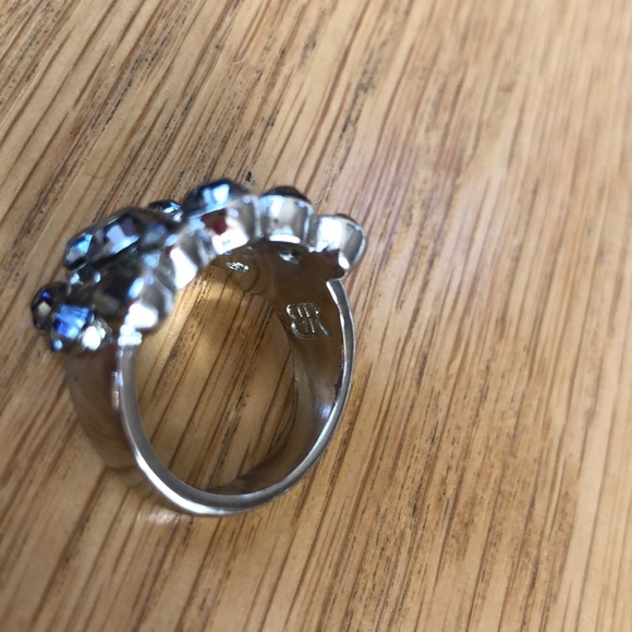 Sparkly Banana Republic cocktail ring - Picture 4 of 4